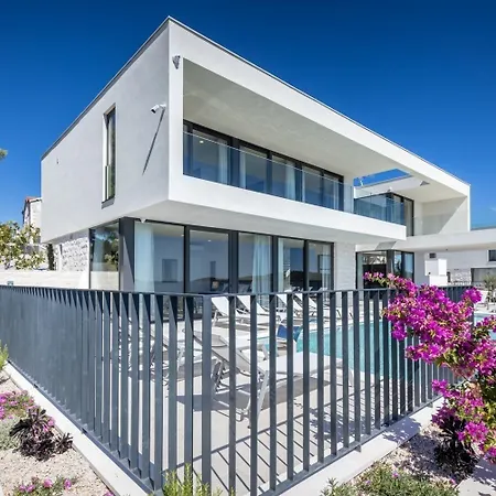 Ferienhaus Fur 10 Personen In Rogoznica, Dalmatien Norddalmatien * Rogoznica (Sibenik-Knin)